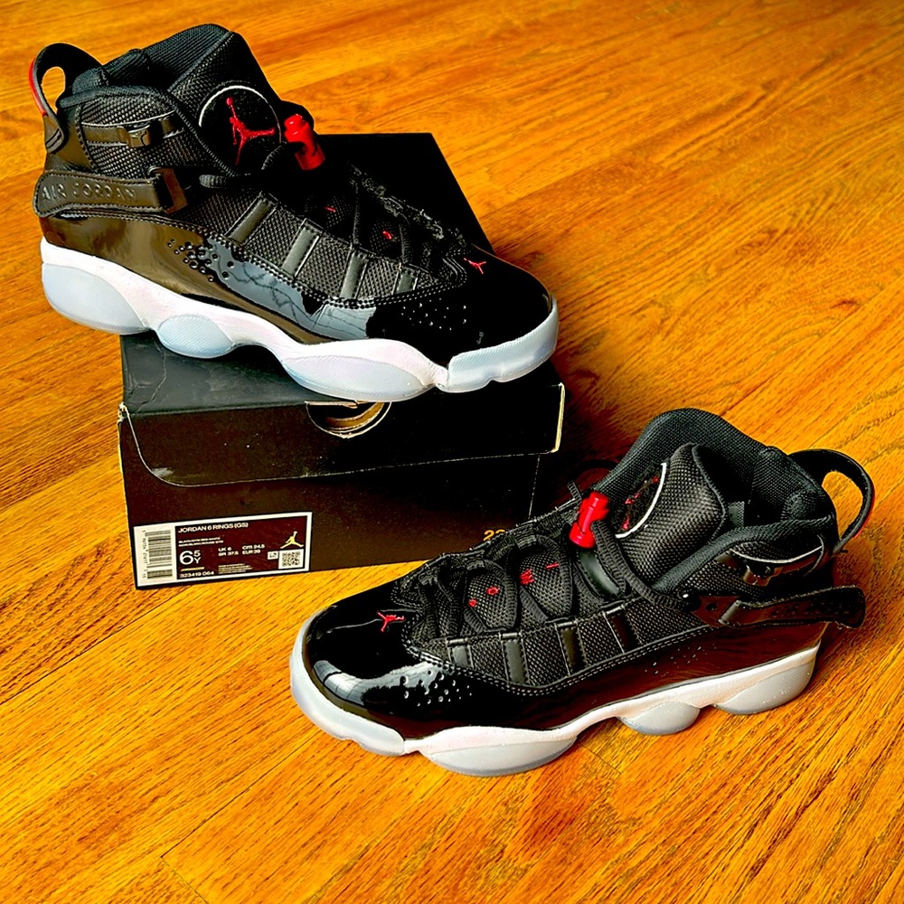 JORDAN 6 RINGS (GS) 6.5Y BLACK/GYM RED-WHITE.  323419 064. Used WITH Box.